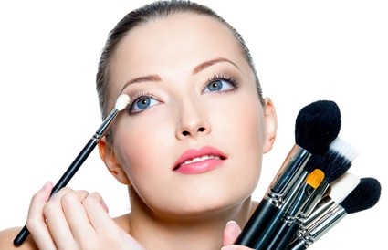 化妆品为女性白癜风患者带来的危害